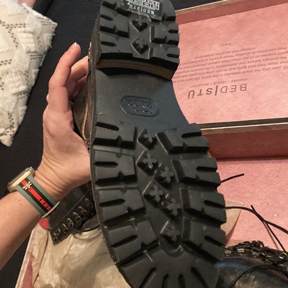 LUSTROUS BED STU IN BLACK HAND WASH - Picture 5 of 8